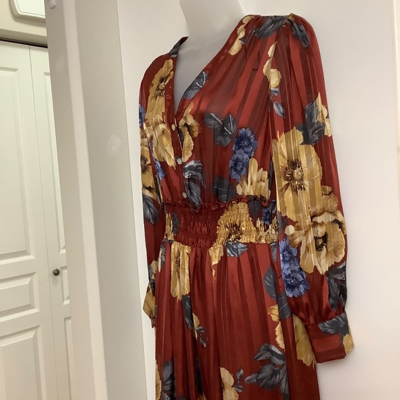 Kate Lily Beautiful Dress fits Medium - Picture 7 of 15